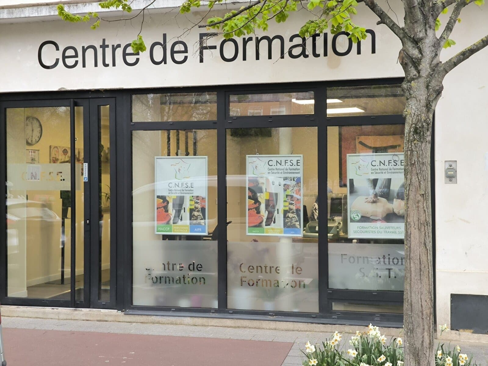 Façade du Centre National de Formation en Sécurité et Environnement (CNFSE)